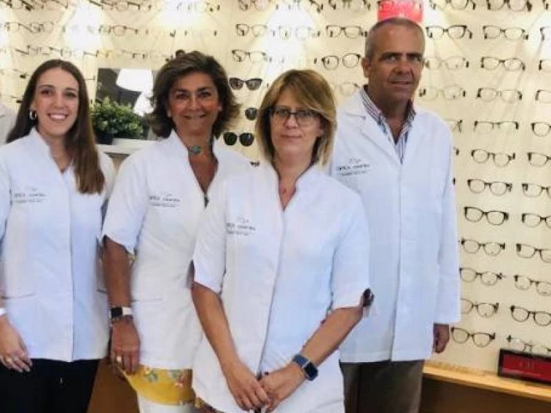 Profesionales especializados en Centro Óptico Zamora