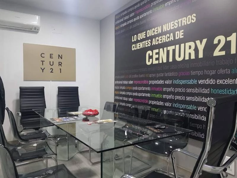 Asesores inmobiliarios con años de experiencia