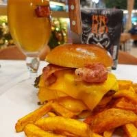 Dos Cenas Burger and Beer para 2 personas en Puro Ego