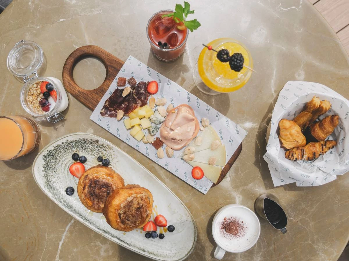 Brunch para dos personas en Mena 