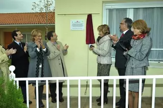 La presienta regional y el alcalde inaguran las nuevas instalaciones de la Fundación Jardines de España