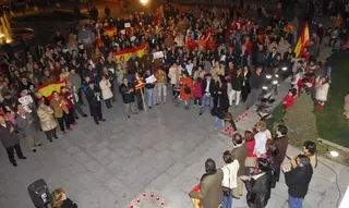 Trescientos villanovenses se concentran en solidaridad con las víctimas del terrorista De Juana Chaos