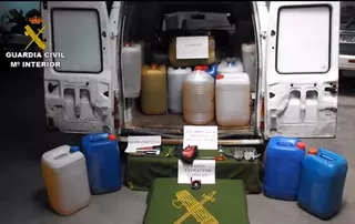 La Guardia Civil de Villanueva de la Cañada, detiene a dos personas por robar gasoil.