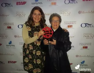 Antonia Miján recibe el Premio Nico de "Mundo Mayor" al Mejor Guión de cortometraje