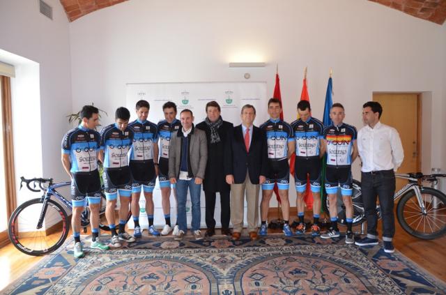 El Alcalde recibe al Club Villanovense Ciclista G.D.Orquin