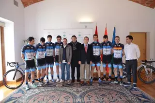El Alcalde recibe al Club Villanovense Ciclista G.D.Orquin