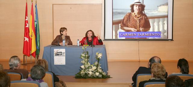 La periodista Carmen Sarmiento participa en la Semana de la Mujer 2014