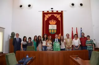 Celebración del ascenso a Primera del Equipo Sénior Femenino de Baloncesto de Villanueva de la Cañada