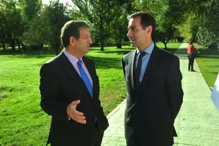 El Alcalde y el Consejero de Presidencia visitan el nuevo paseo peatonal del Municipio