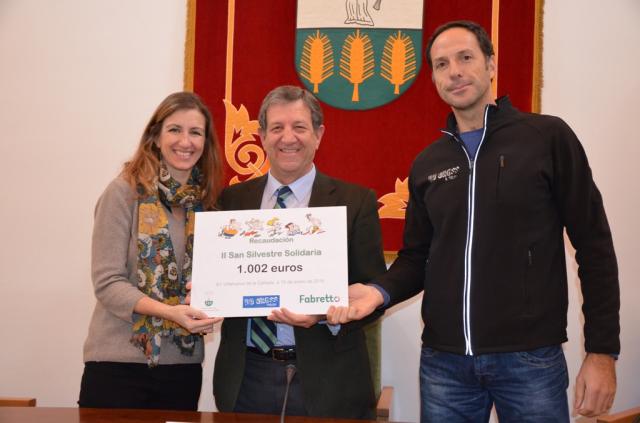 La Fundación Fabretto recibe los mil euros de la II San Silvestre Solidaria