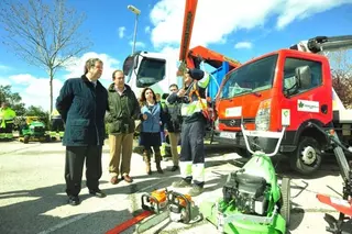 Nueva maquinaria y vehículos destinados al mantenimiento de zonas verdes en Villanueva de la Cañada