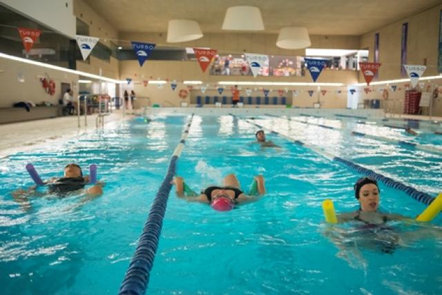 Actividades y jornadas de puertas abiertas para celebrar el X Aniversario de la piscina cubierta