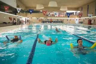 Actividades y jornadas de puertas abiertas para celebrar el X Aniversario de la piscina cubierta