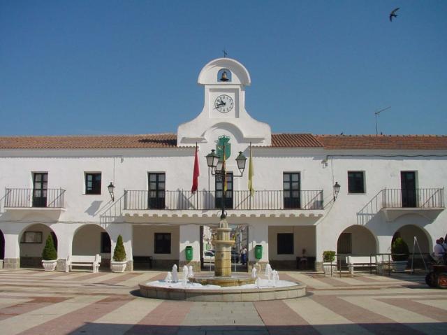 El PSOE de Villanueva del Pardillo denuncia en tribunales las dietas por pleno de 1.366 euros