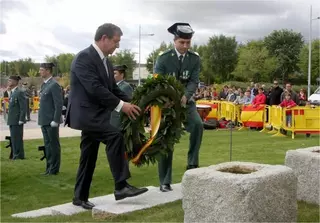 El Ayuntamiento y la Guardia Civil organizan un acto para celebrar el dia de la Hispanidad y El Pilar