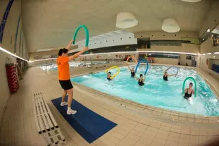 El Ayuntamiento de Villanueva de la Cañada ofrece clases gratuitas de Aquafitness en la piscina cubierta