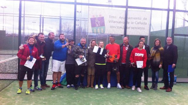Medio centenar de personas participan el el Torneo de Pádel mixto por la igualdad