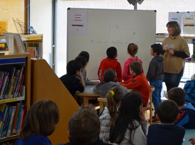La Biblioteca F. Lázaro Carreter recibe la visita de los escolares del municipio
