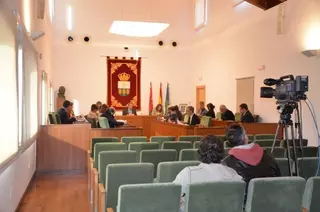La Corporación Municipal se suma a la declaración institucional de apoyo a la mujer de la FEMP
