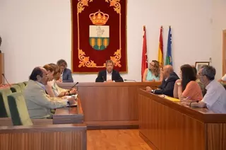 Aprobada la adjudicación de las parcelas municipales para el nuevo supermercado y 38 viviendas de protección