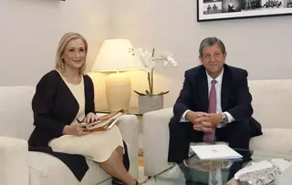 La presidenta de la Comunidad recibe al alcalde de Villanueva de la Cañada
