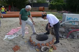 El alcalde visita las obras de mejora en la Red de Saneamiento, Senda ciclable y Piscina Municipal Cubierta