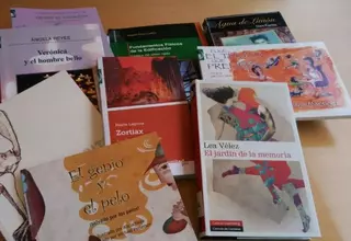 La Biblioteca F. Lázaro Carreter acoge una exposición con obras de las autoras locales