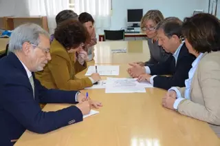 La viceconsejera de Organización Educativa visita el municipio para ver in situ nuevos emplazamientos educativos