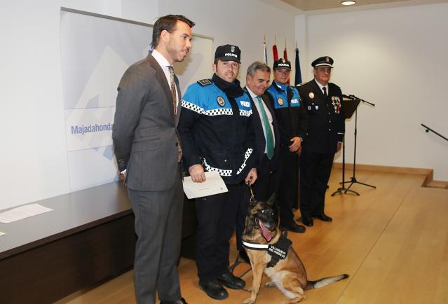 El Ayuntamiento de Majadahonda concece Mención honorífica a la Unidad Canina Pardillana