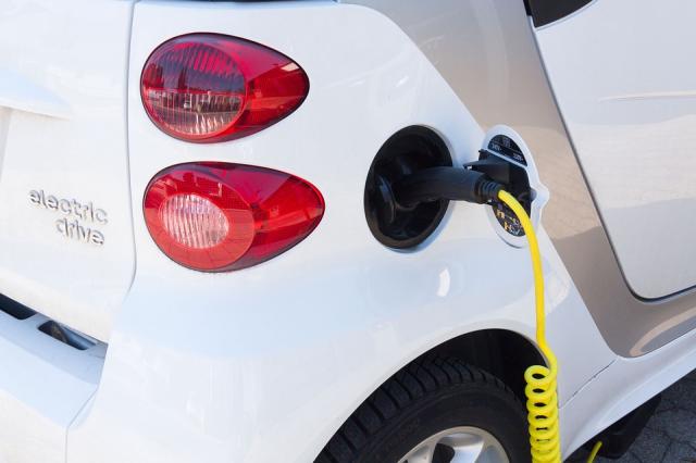 Ciudadanos Villanueva de la Cañada propone medidas para impulsar el coche eléctrico en el municipio