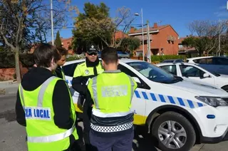 Alumnos de Secundaria de Villanueva de la Cañada conocen de cerca la labor de la Policía Local