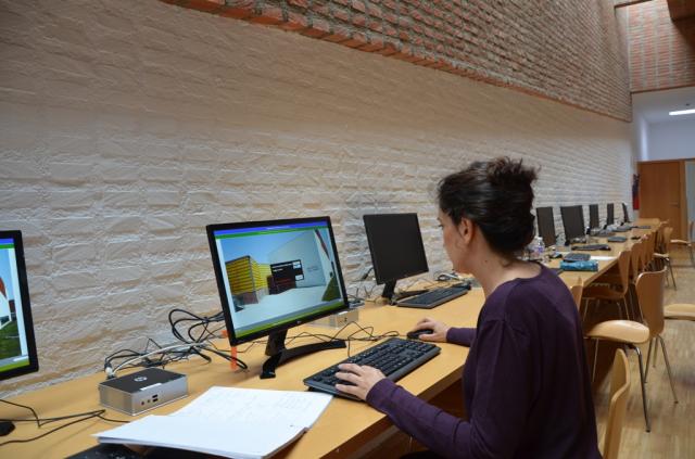 La Biblioteca Municipal de Villanueva de la Cañada cuenta con nuevos ordenadores de acceso público