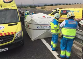 Fallece un motorista al chocar contra un quitamiedos en Villanueva de la Cañada