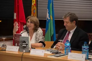 La escritora mexicana Bertha Balestra presenta su novela "Sombras en el muro" en Villanueva de la Cañada