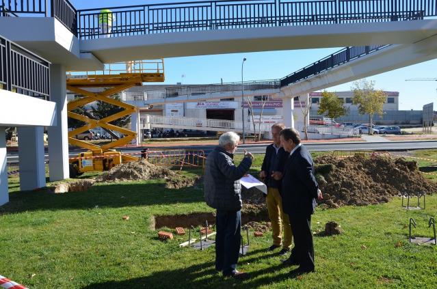 En marcha las obras de mejora de la pasarela de la M-600 en Villanueva de la Cañada