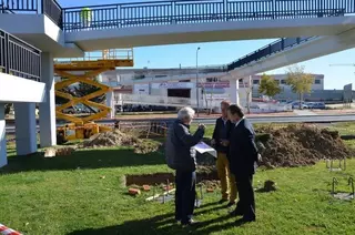 En marcha las obras de mejora de la pasarela de la M-600 en Villanueva de la Cañada