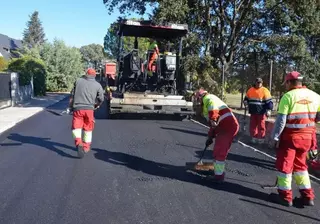 El Ayuntamiento de Villanueva de La Cañada  asfalta en Guadamonte, La Raya y el casco urbano