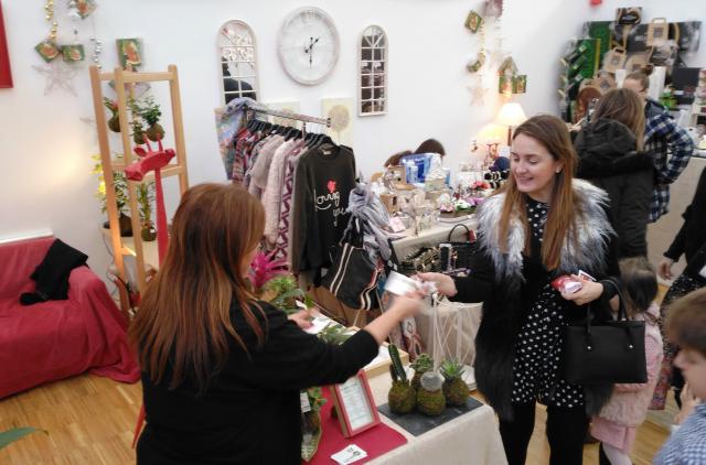 El Ayuntamiento de Villanueva de la Cañada invita a participar en el Mercado Navideño a los comerciantes, emprendedores y artesanos locales