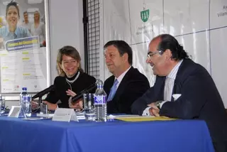 El Ayuntamiento fomenta entre los vecinos el consumo responsable.