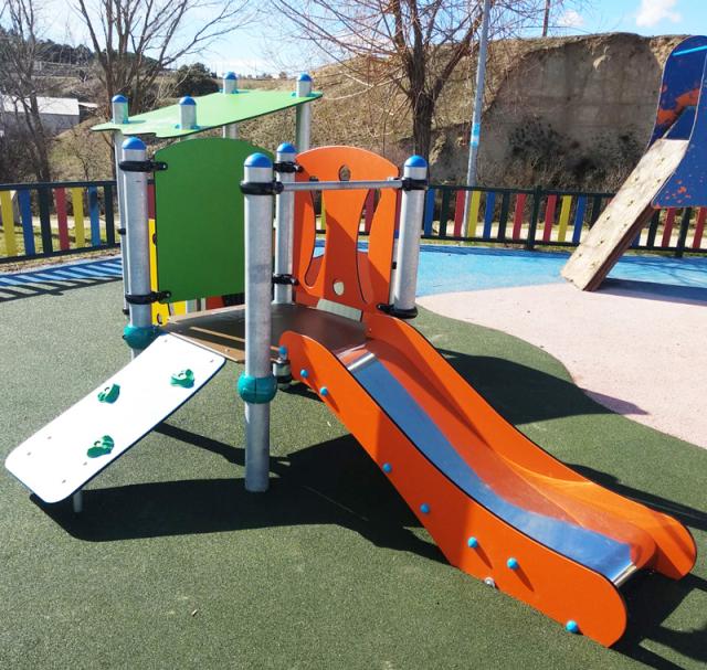 El Ayuntamiento de Villanueva del Pardillo ejecuta la remodelación y acondicionamiento de los parques infantiles