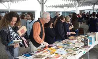 La Biblioteca Municipal de Villanueva de La Cañada  pone a la venta más de 1.200 libros con un fin solidario