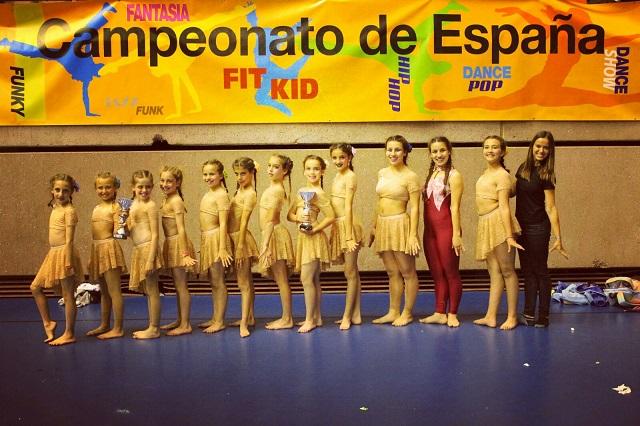 Las gimnastas de FitKid de Villanueva del Pardillo rumbo a los Campeonatos de España