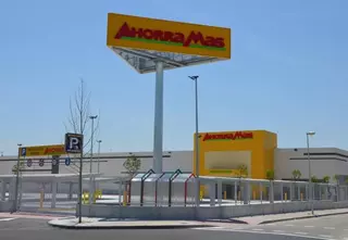 El Ayuntamiento otorga la licencia de apertura y puesta en funcionamiento a AhorraMas
