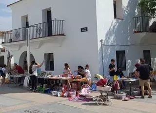 Villanueva del Pardillo celebra el mercado solidario y de segunda mano"La Pulga del Pardillo"