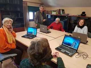 Comienza el taller de Informática e Internet para mayores en Villanueva del Pardillo