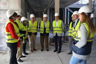 El Alcalde visita las obras del nuevo colegio público de Villanueva de La Cañada