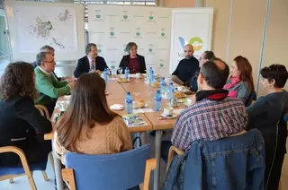 El alcalde de Villanueva de la Cañada se reúne con los vecinos para conocer sus propuestas sobre el municipio