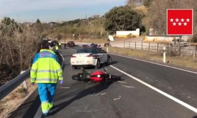 Muere un motorista tras salirse de la vía en la M-513 a la altura de Brunete