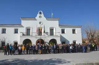 Villanueva de la Cañada guarda un minuto de silencio en recuerdo de las víctimas del 11-M