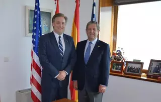 El consejero para la Diplomacia Pública de la Embajada de EEUU visita Villanueva de la Cañada